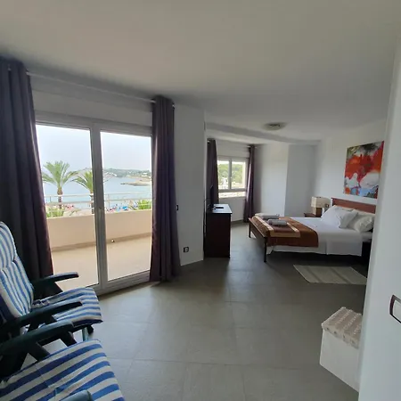 Espacioso En Primera Linea Del Mar Moraira