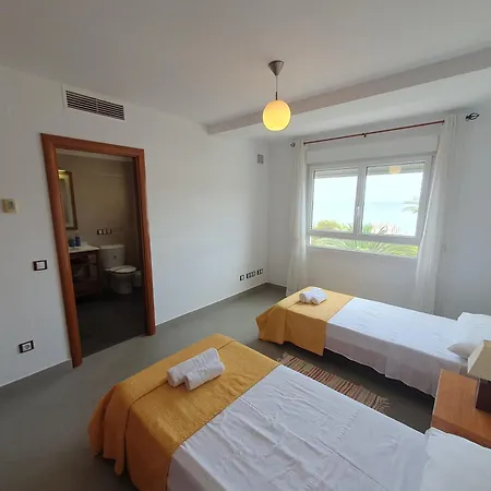 Espacioso En Primera Linea Del Mar Apartment Moraira
