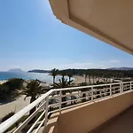Espacioso Apartamento En Primera Línea Del Mar